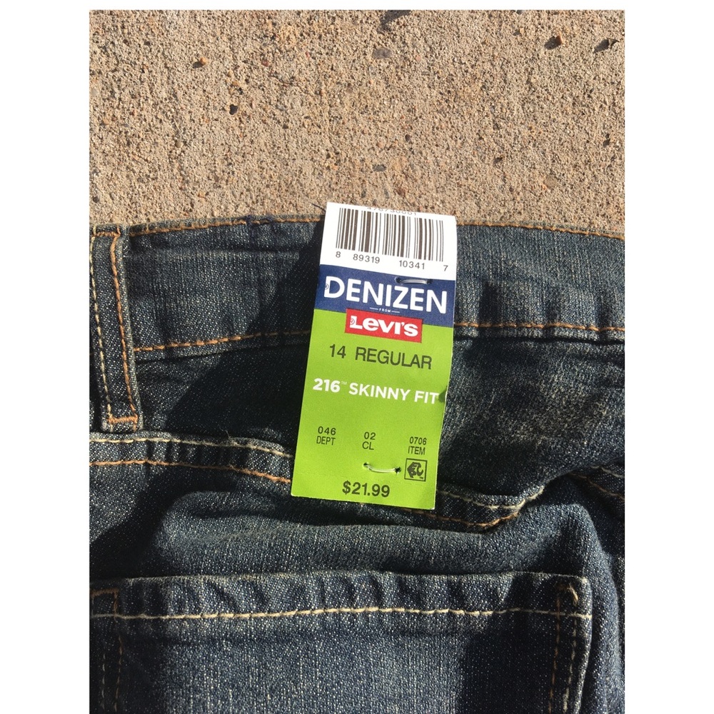 Levi’s 216 Skinny fit jeans 👖